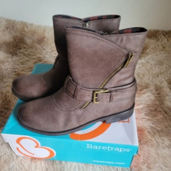 Boots - Picture 4 of 4